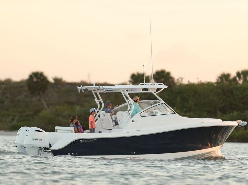 2026 EdgeWater 280CX Crossover Series