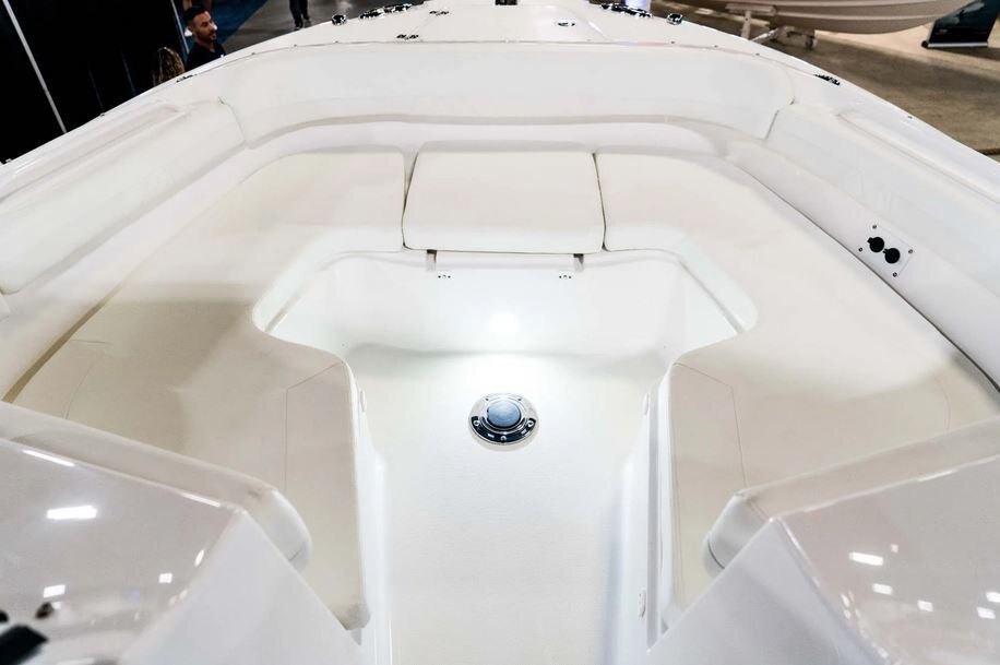 2026 EdgeWater 280CX Crossover Series