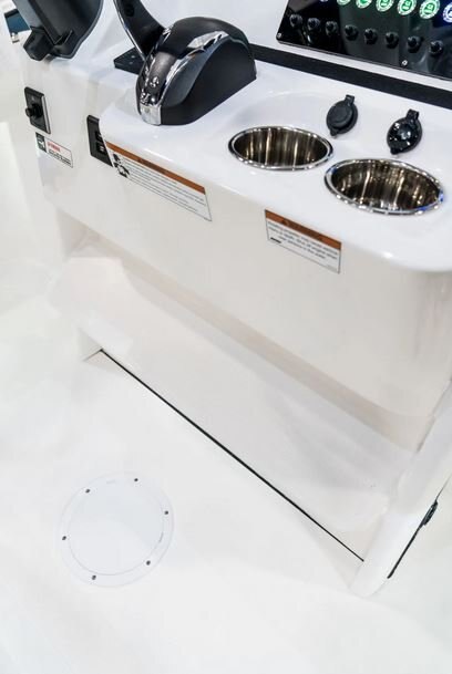 2026 EdgeWater 230CC Center Console Series