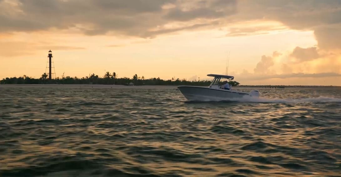 2026 EdgeWater 250CC Center Console Series