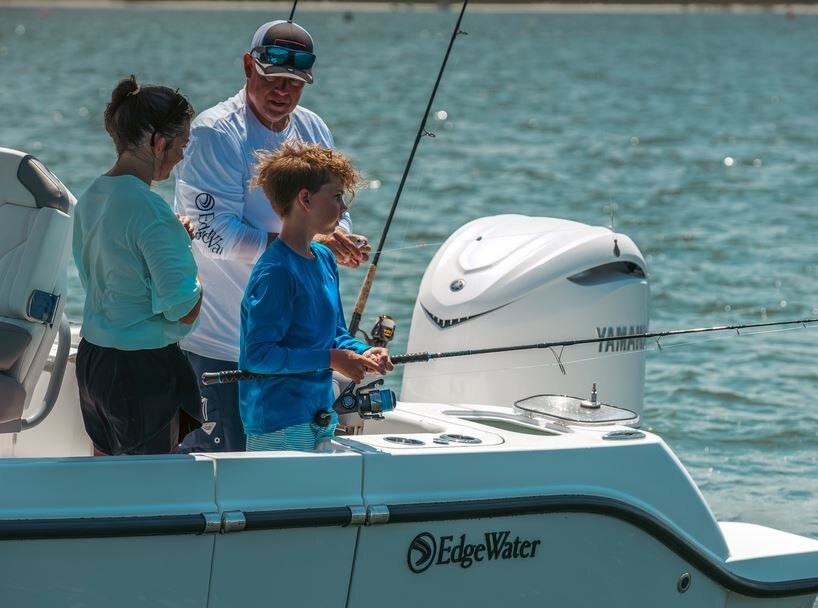 2026 EdgeWater 250CC Center Console Series