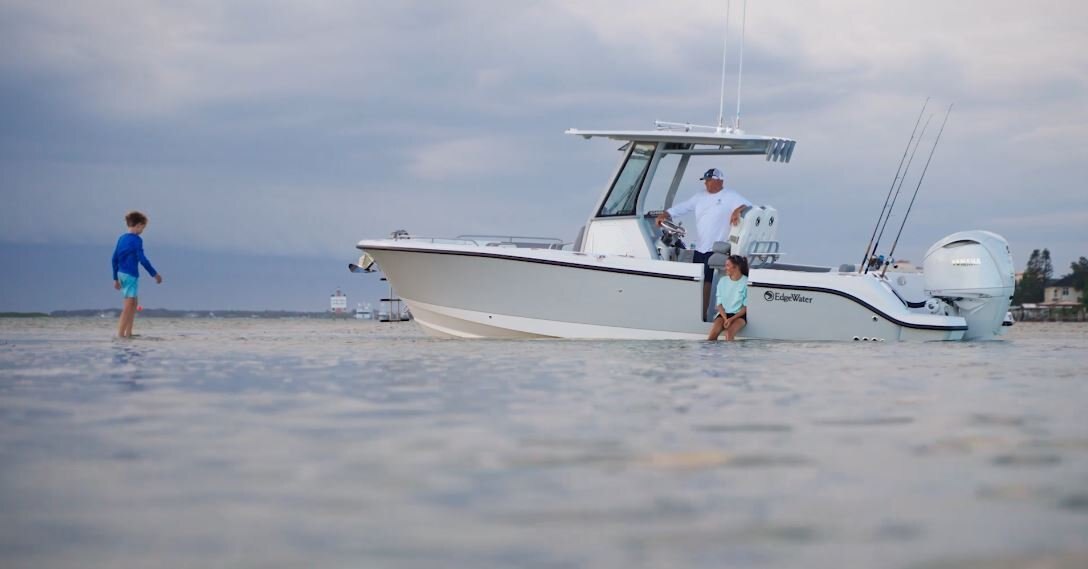 2026 EdgeWater 250CC Center Console Series