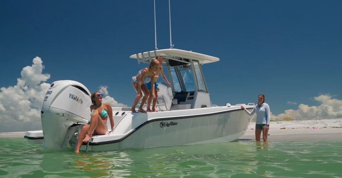2026 EdgeWater 250CC Center Console Series