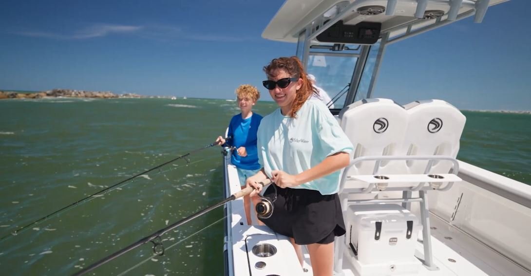 2026 EdgeWater 250CC Center Console Series