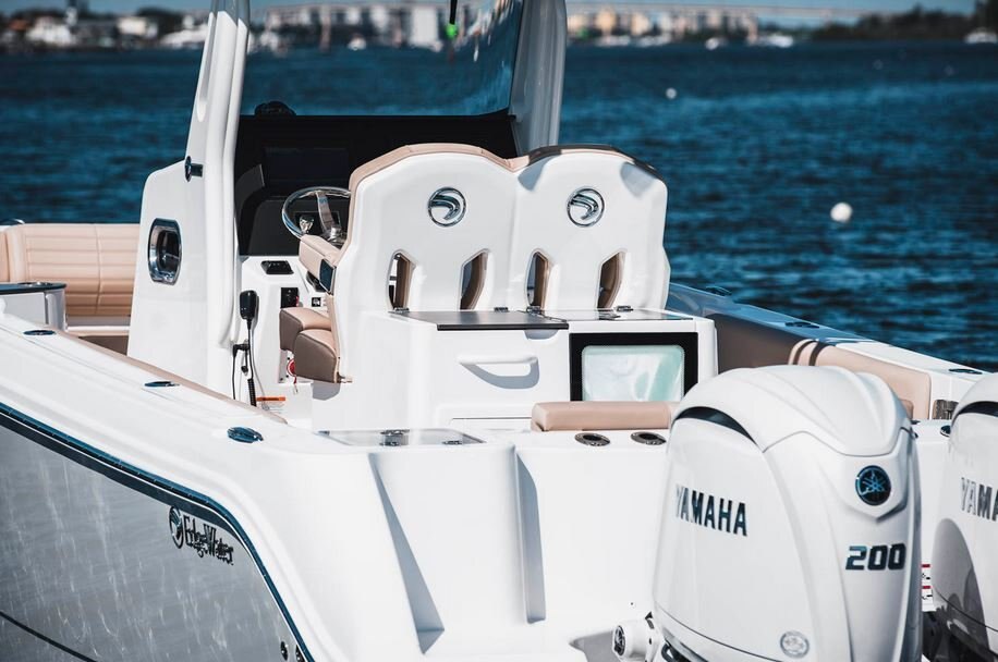 2026 EdgeWater 262CC Center Console Series