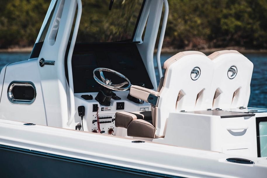 2026 EdgeWater 262CC Center Console Series