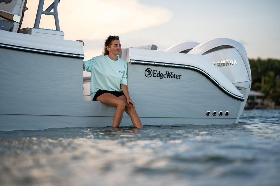 2026 EdgeWater 285CC Center Console Series