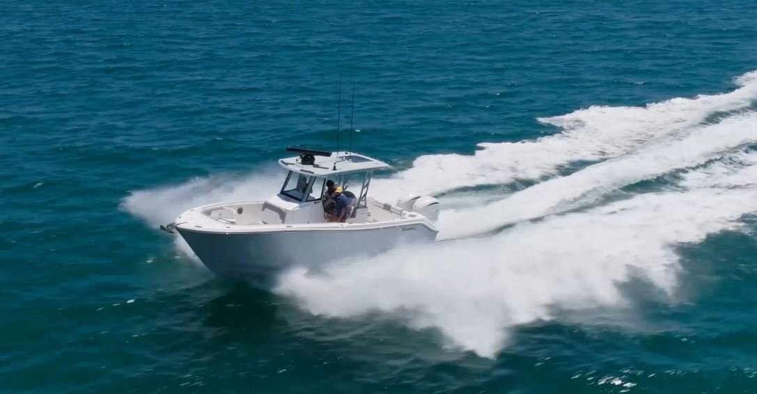 2026 EdgeWater 285CC Center Console Series