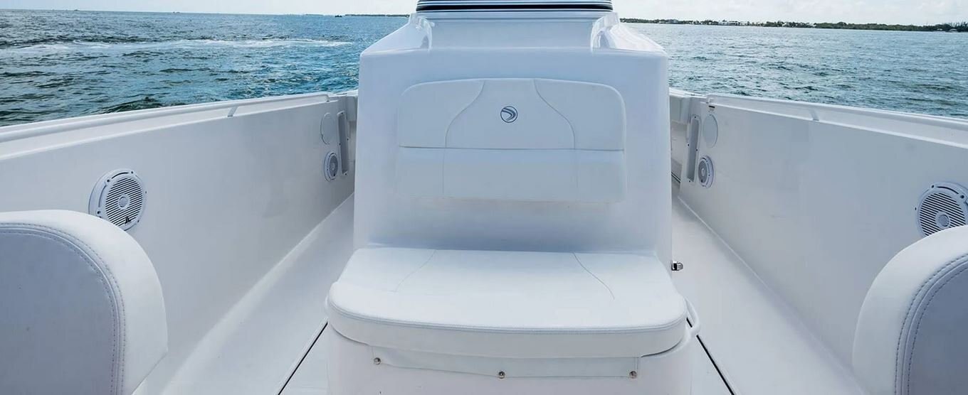2026 EdgeWater 285CC Center Console Series