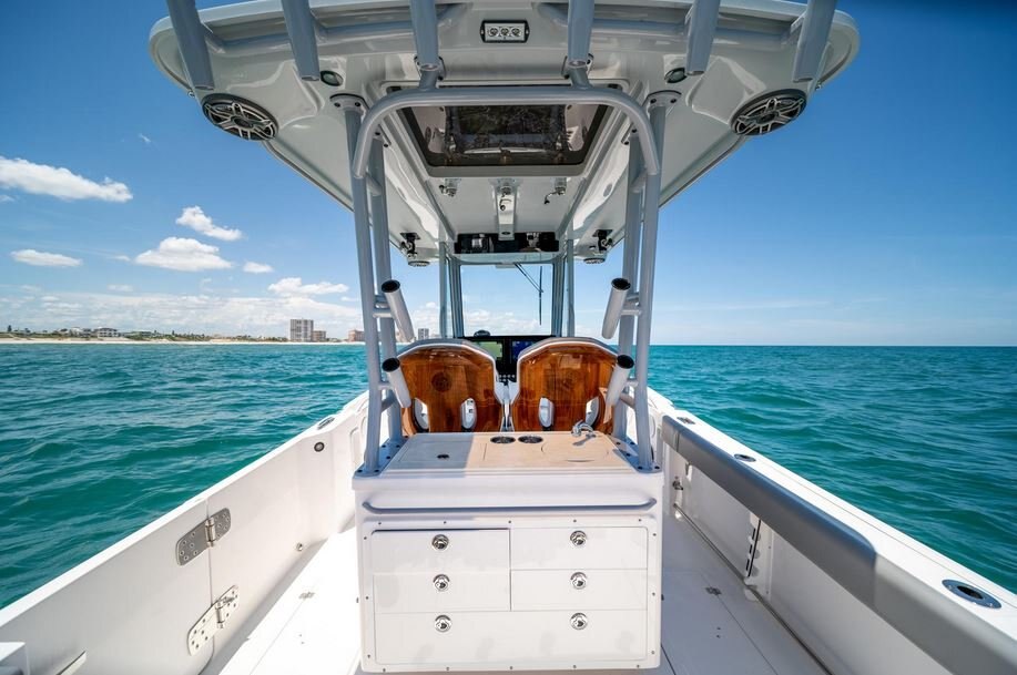 2026 EdgeWater 285CC Center Console Series