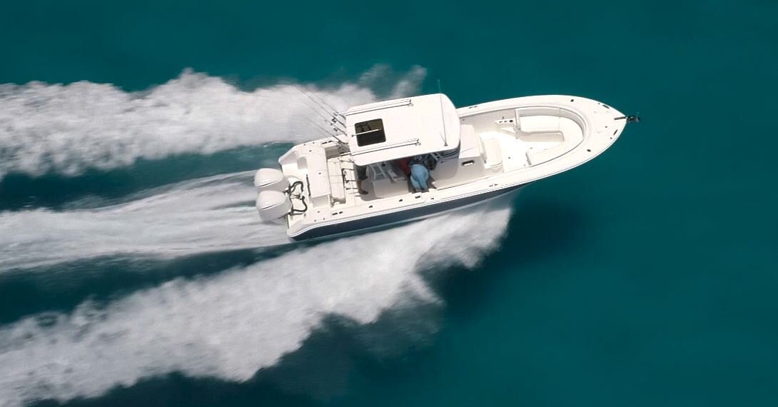 2026 EdgeWater 325CC Center Console Series