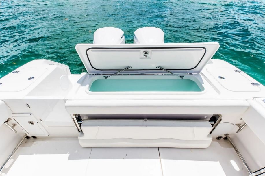 2026 EdgeWater 325CC Center Console Series