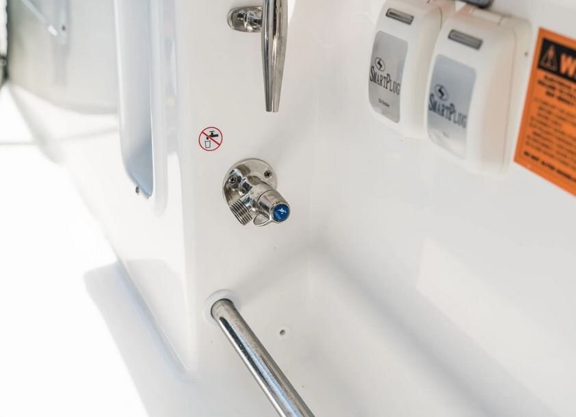 2026 EdgeWater 325CC Center Console Series