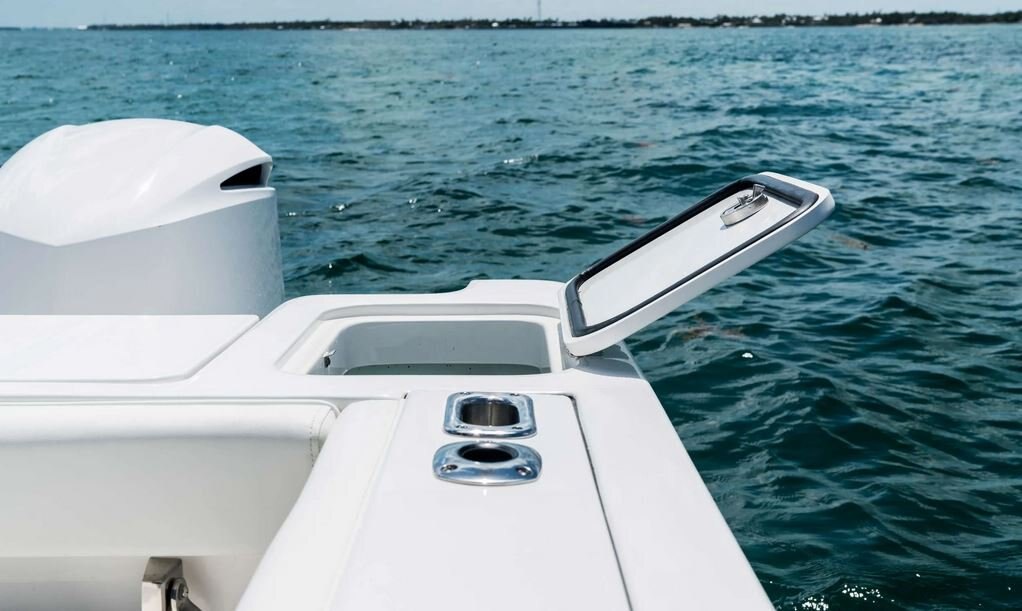 2026 EdgeWater 325CC Center Console Series