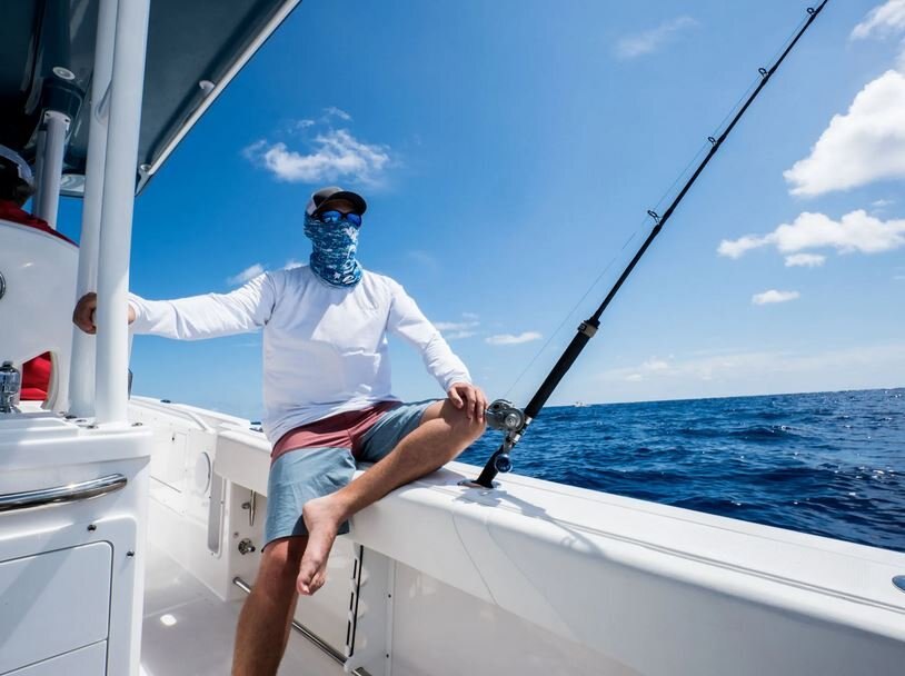 2026 EdgeWater 325CC Center Console Series