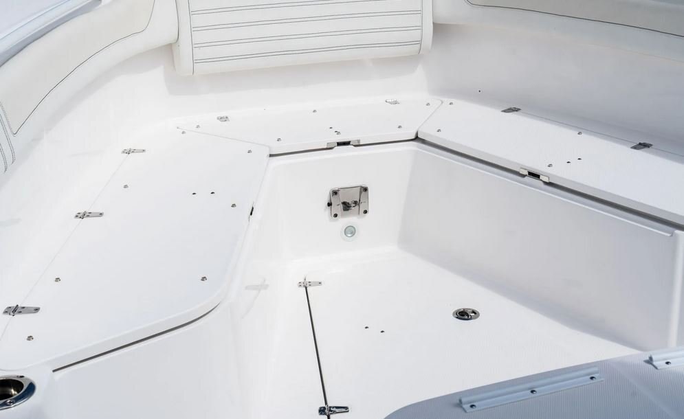 2026 EdgeWater 340CC Center Console Series