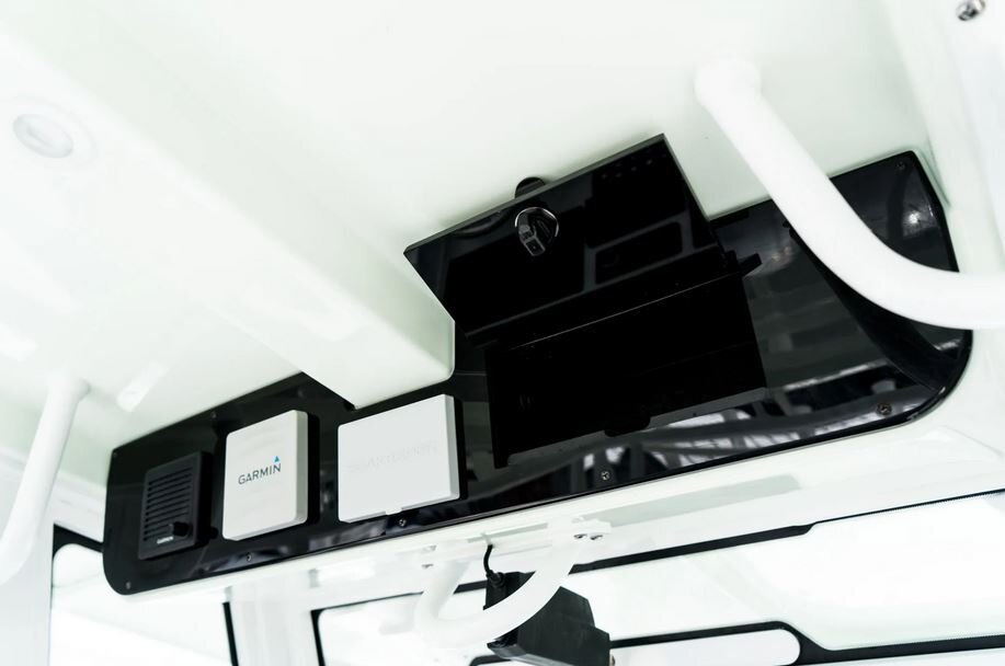 2026 EdgeWater 340CC Center Console Series