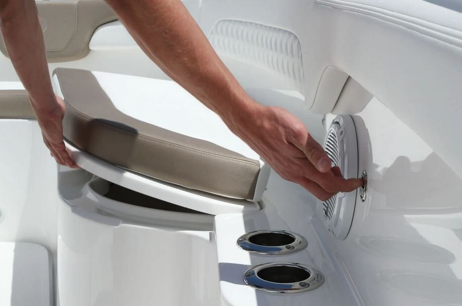 2026 EdgeWater 370CC Center Console Series