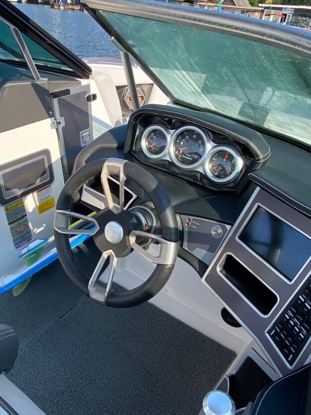 2019 MasterCraft X22 – Premium Wakeboard & Surf Boat (with Custom Trailer)