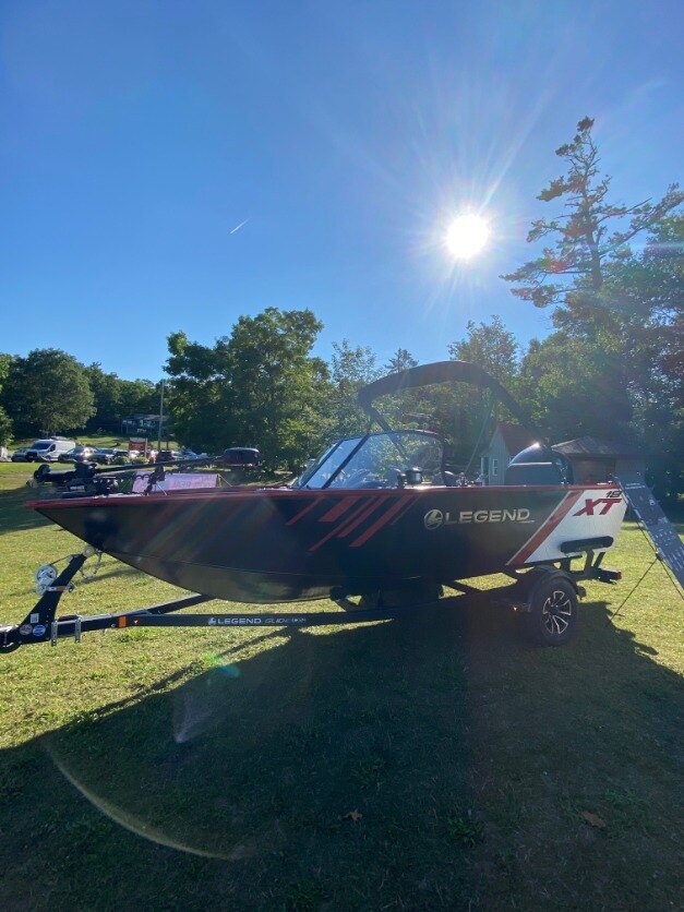 2026 Legend 18 XT Chilli Pepper Red