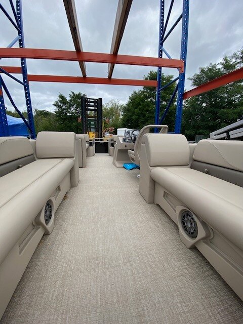 2023 Legend Boats Q Series LE 21 Lounge