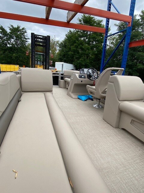 2023 Legend Boats Q Series LE 21 Lounge