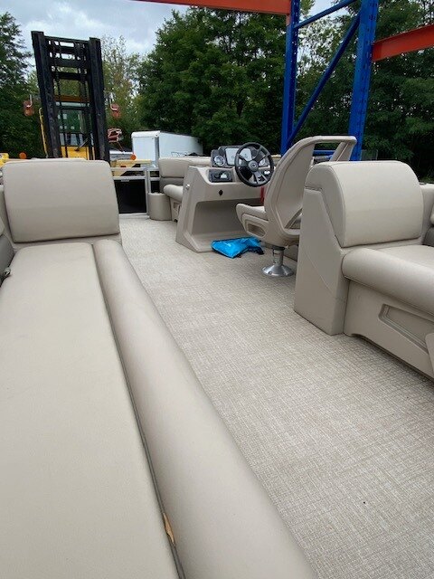 2023 Legend Boats Q Series LE 21 Lounge