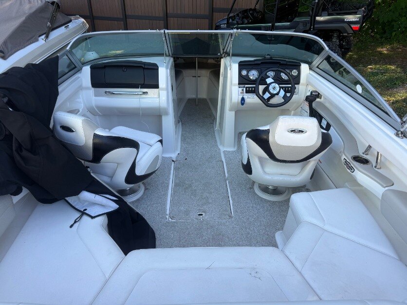 2011 Chaparral 216 SS