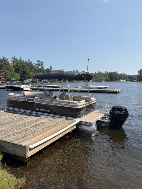 2023 Legend Boats Q Series LE 21 Lounge