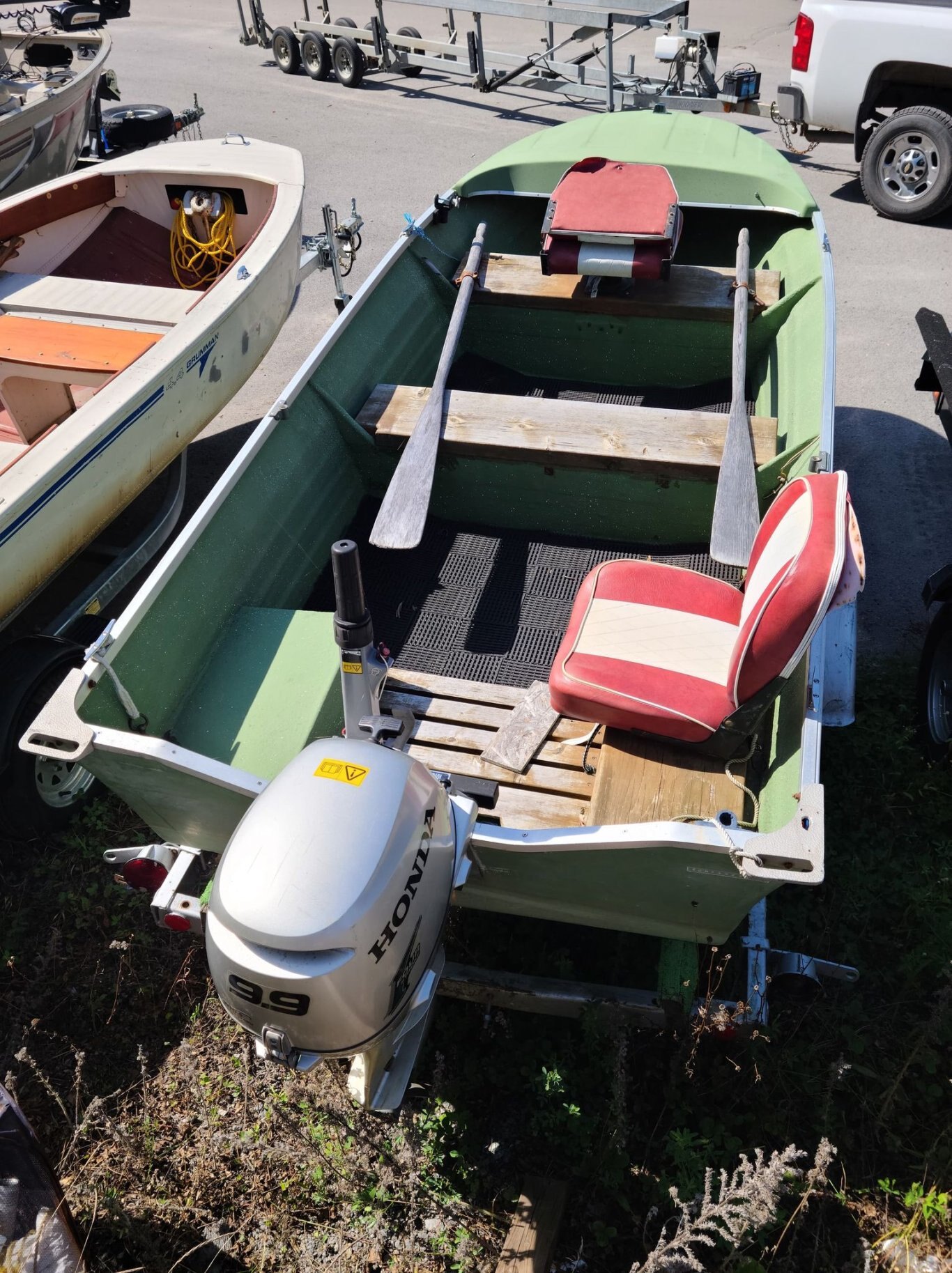 1978 Doral fiberglass fishing boat with trailer no motor