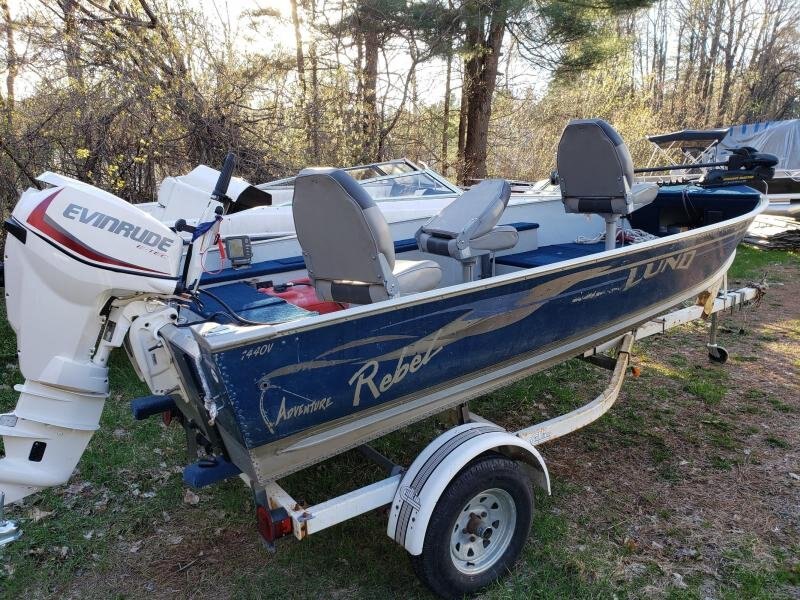 14.5' Lund Aluminum Fishing Boat