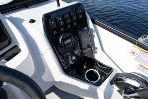 2026 Princecraft Vectra 19L with 60hp, Charcoal