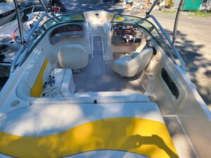 2005 Rinker 212 Captiva Bowrider