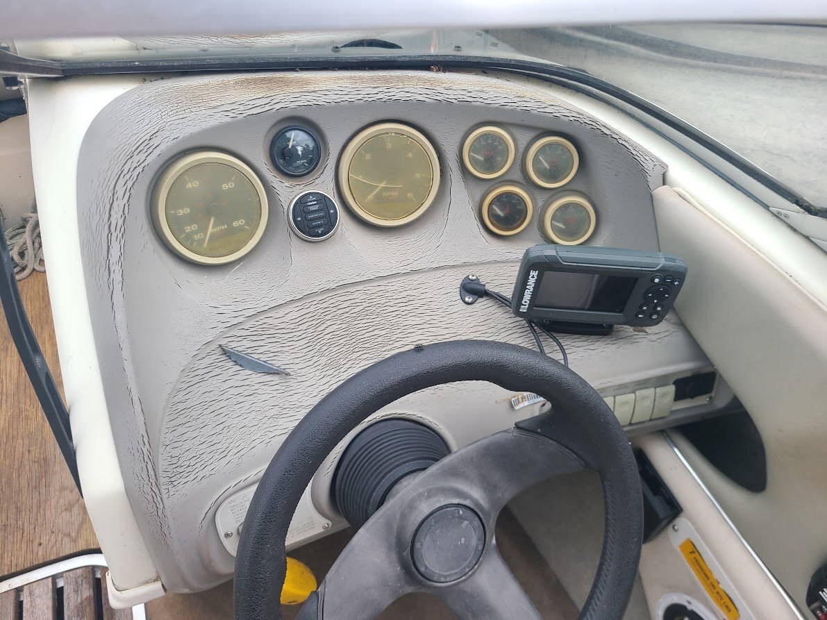 1995 Maxum 200 SR with 5.0L Mercruiser and trailer project boat.