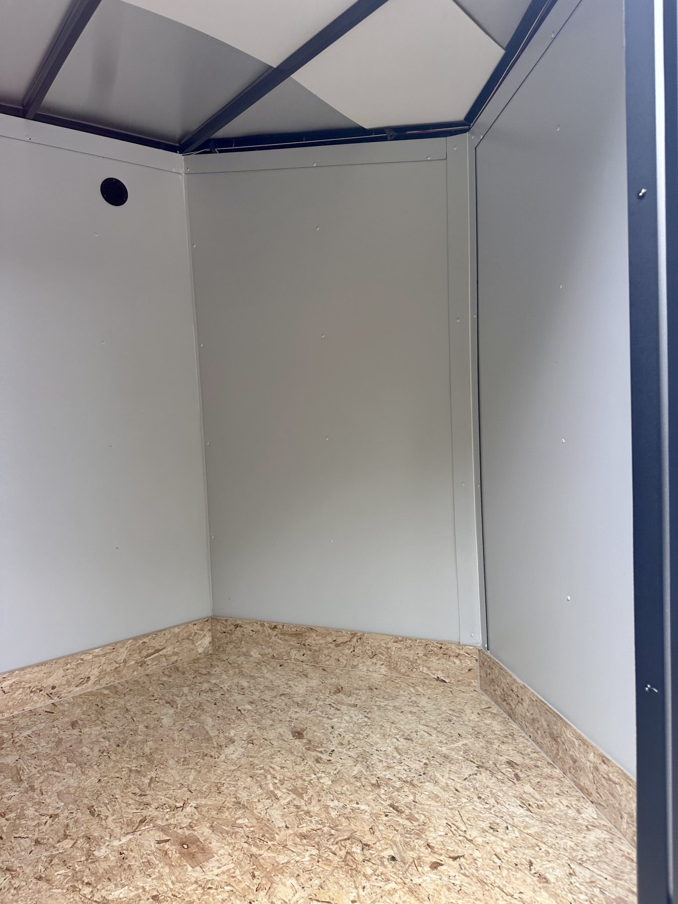 Discovery Rover SE Victory Red