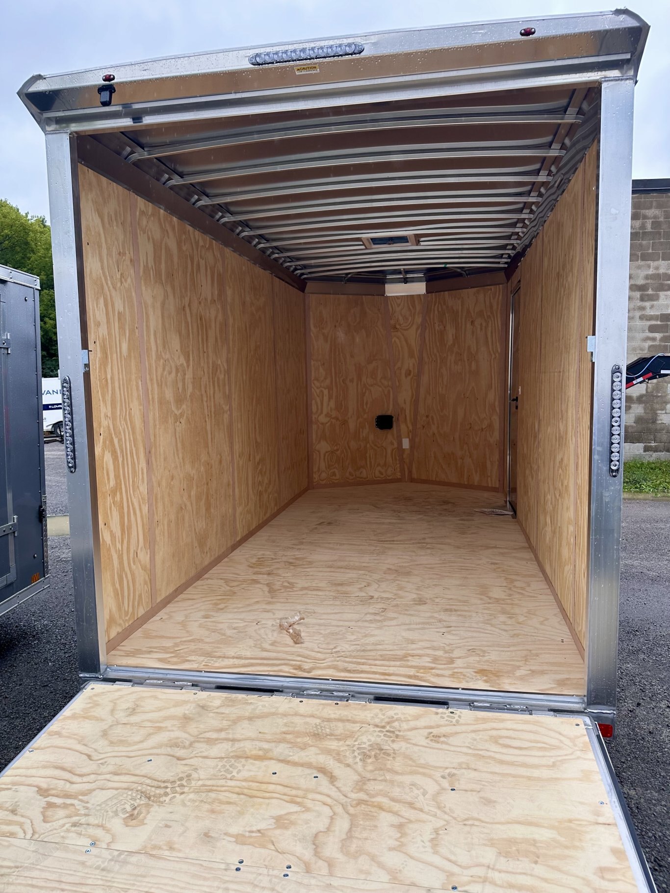 NEO Trailers NAVR Classic Cargo 147TR