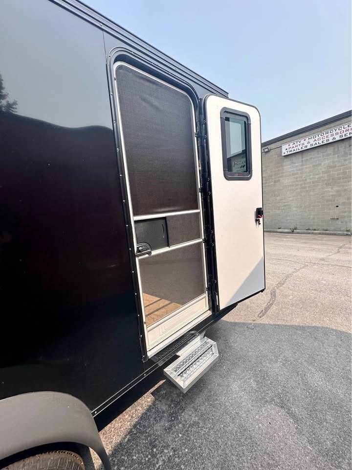 Tow Tek 7x14 Black with Black out package