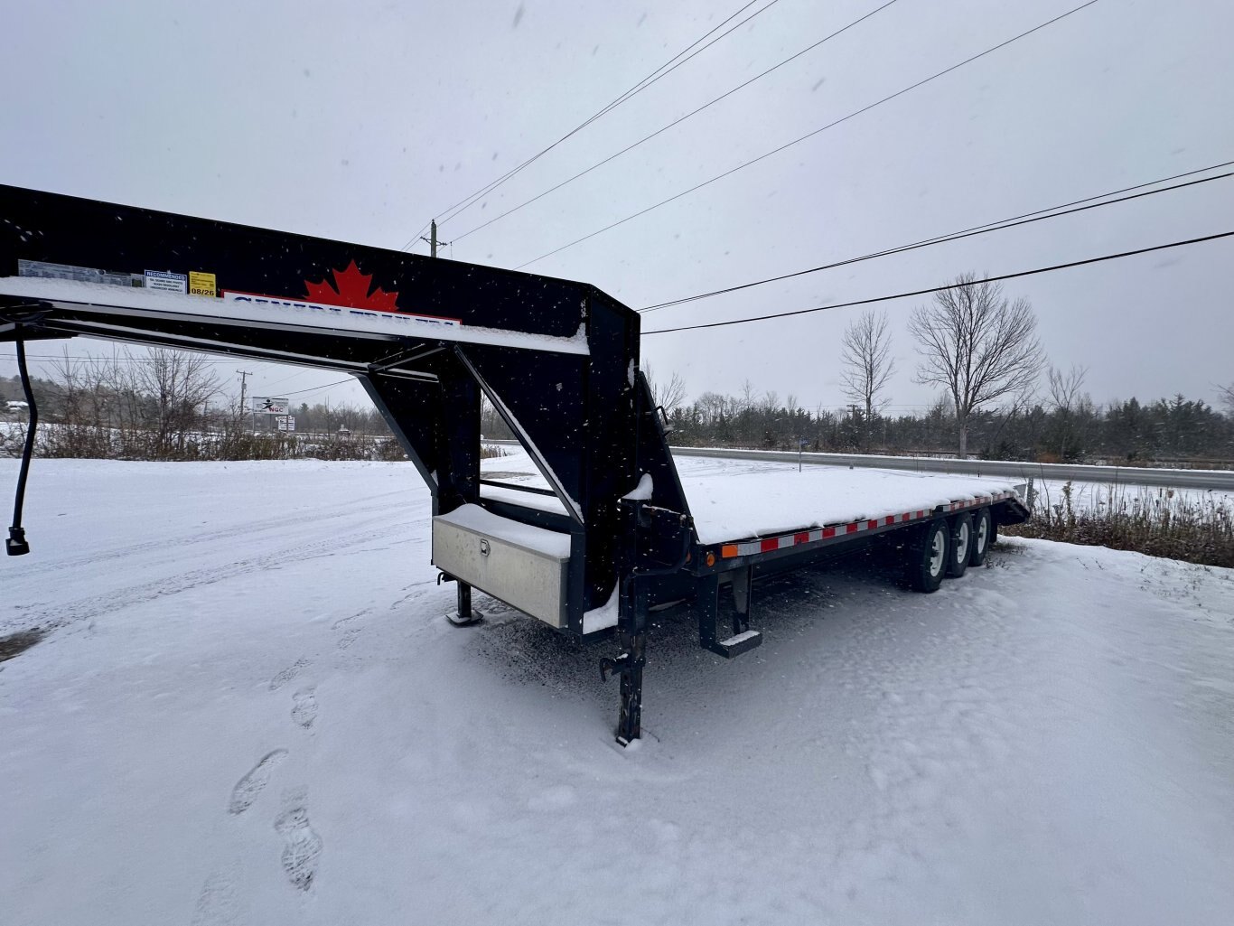 Like New 2022 Canada Trailer 25' 21k Gooseneck