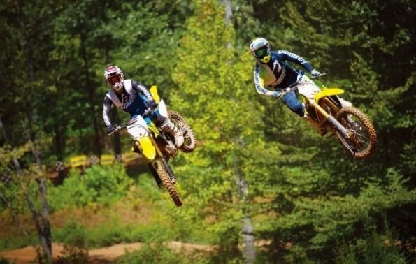 2025 Suzuki DR650SE Solid Black & Iron Gray