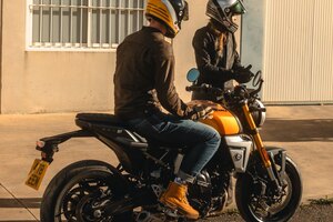 2026 Suzuki GSX 8T Candy Burnt Gold (QSY)