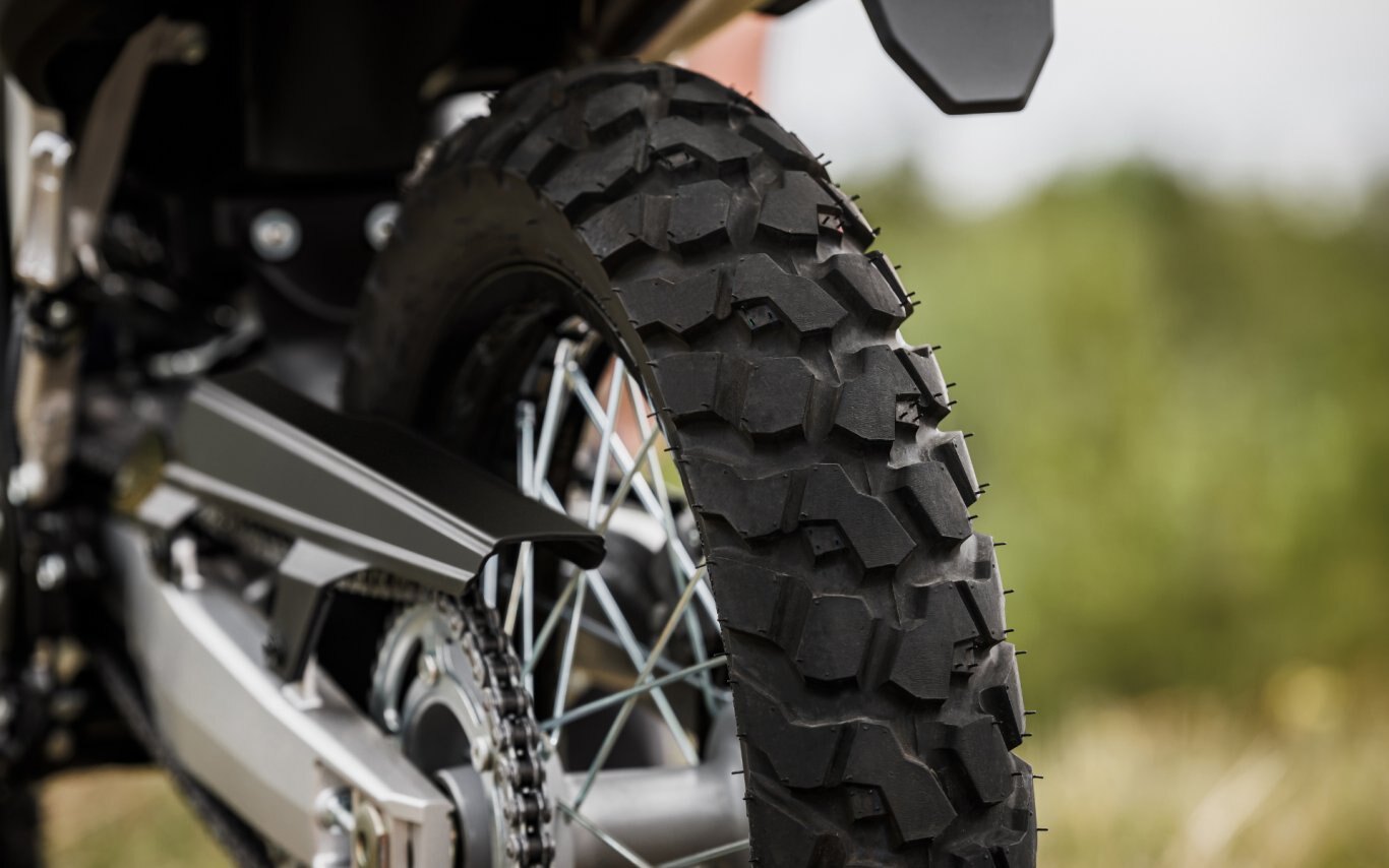 2025 Suzuki DR Z4S Solid Iron Grey (YUD)