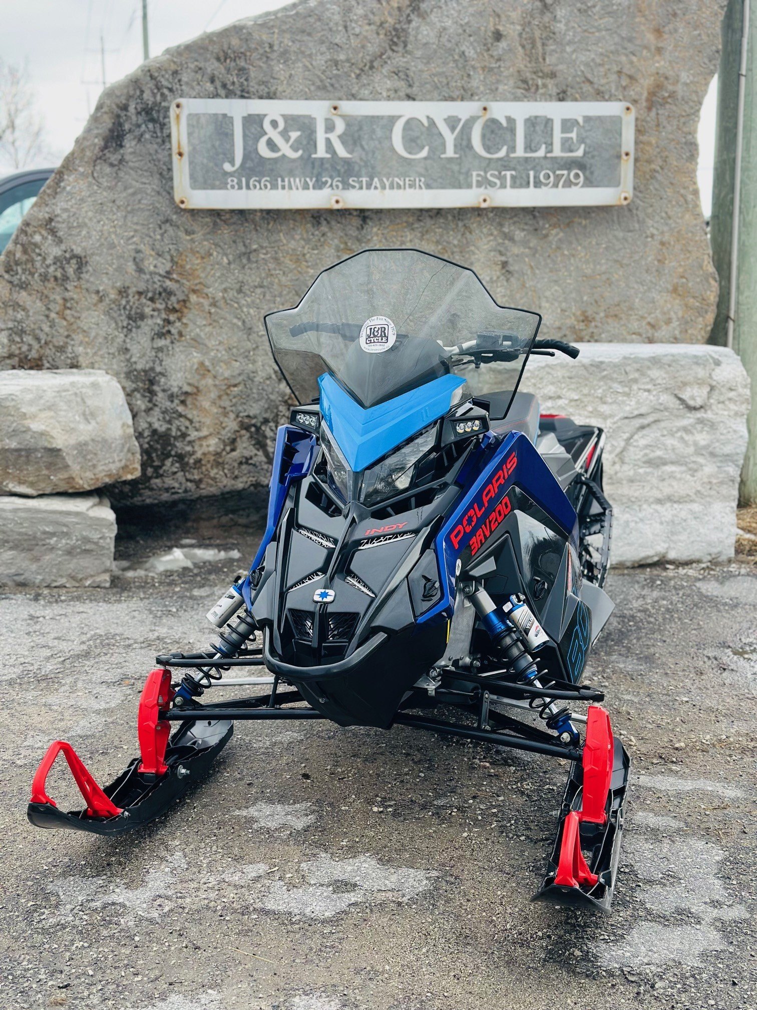 2000 YAMAHA V-MAX 700 DELUXE - TRIPLE