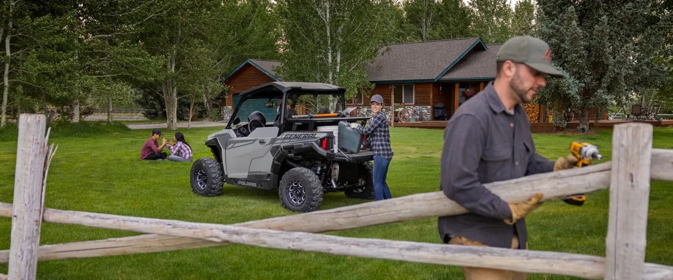 2027 Polaris® GENERAL 1000 Sport Ghost Gray