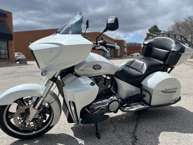 2017 BMW S1000XR Dynamic & Touring L. White/G. Grey Met./R. Red