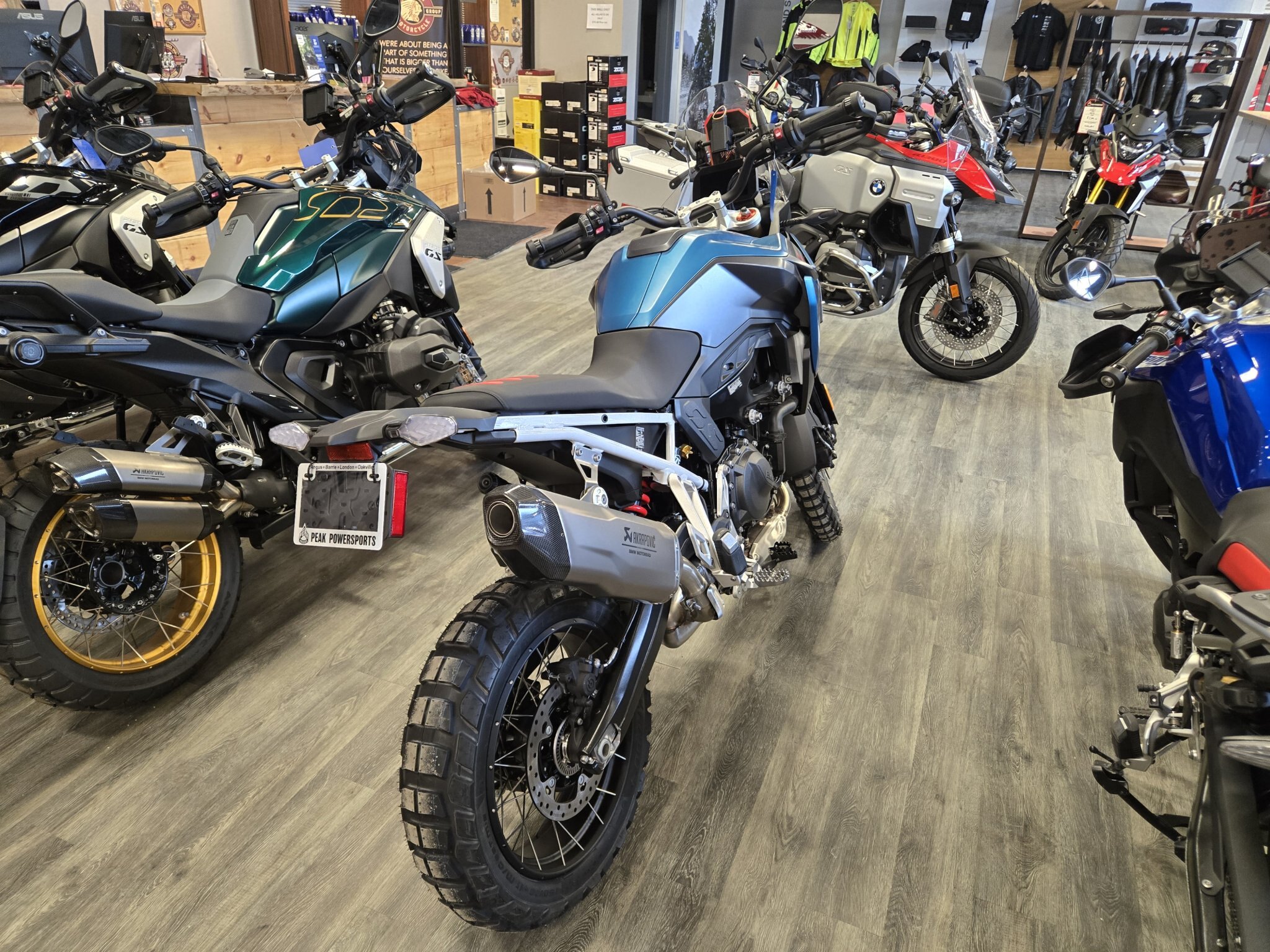 2024 BMW R 12 Aventurin Red Metallic