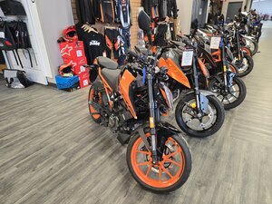 2023 KTM Duke 200