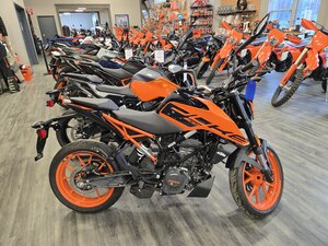 2023 KTM Duke 200