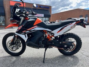 GREAT CONDITION 2022 KTM 890 ADVENTURE R