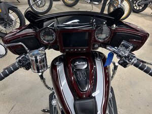 2024 Chieftain Ltd Audio Maroon Metallic