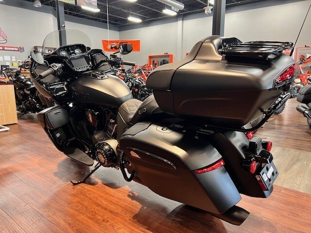 2026 Indian Pursuit Dark Horse 112 with Powerband Audio